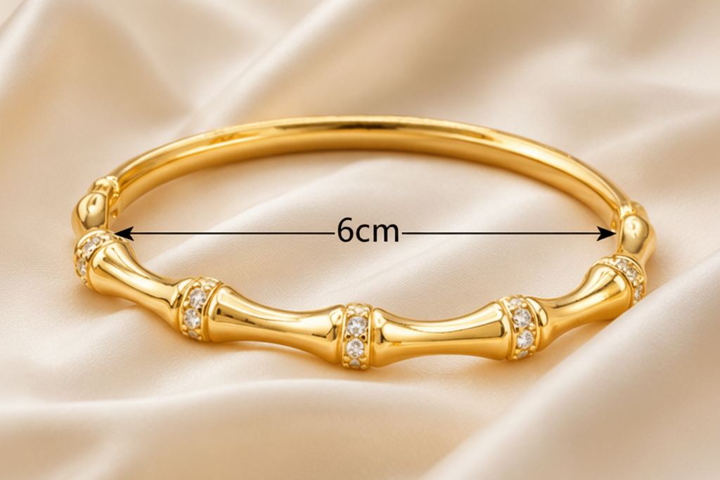 Bangle with 6cm centred inside