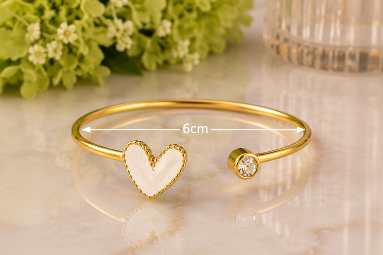 Bangle with 6cm centred inside