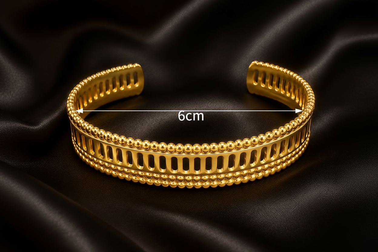 Open cuff bangle with 6cm in gap