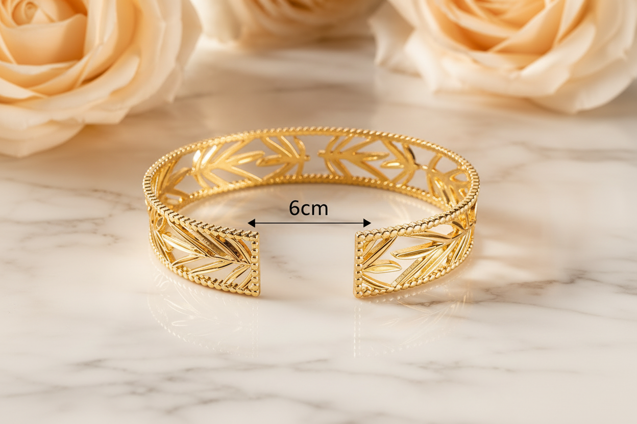 Open cuff bangle with 6cm in gap